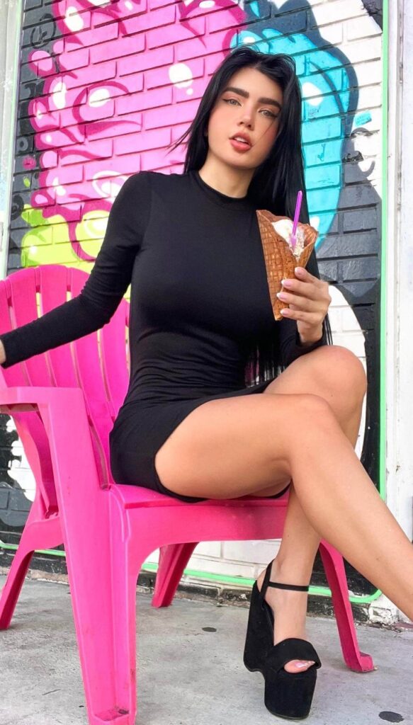 Imagen de Ariana James