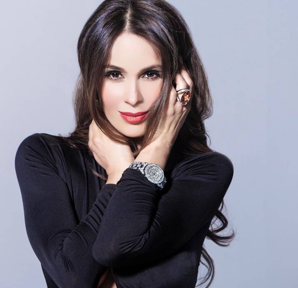 Catherine Siachoque foto elegante