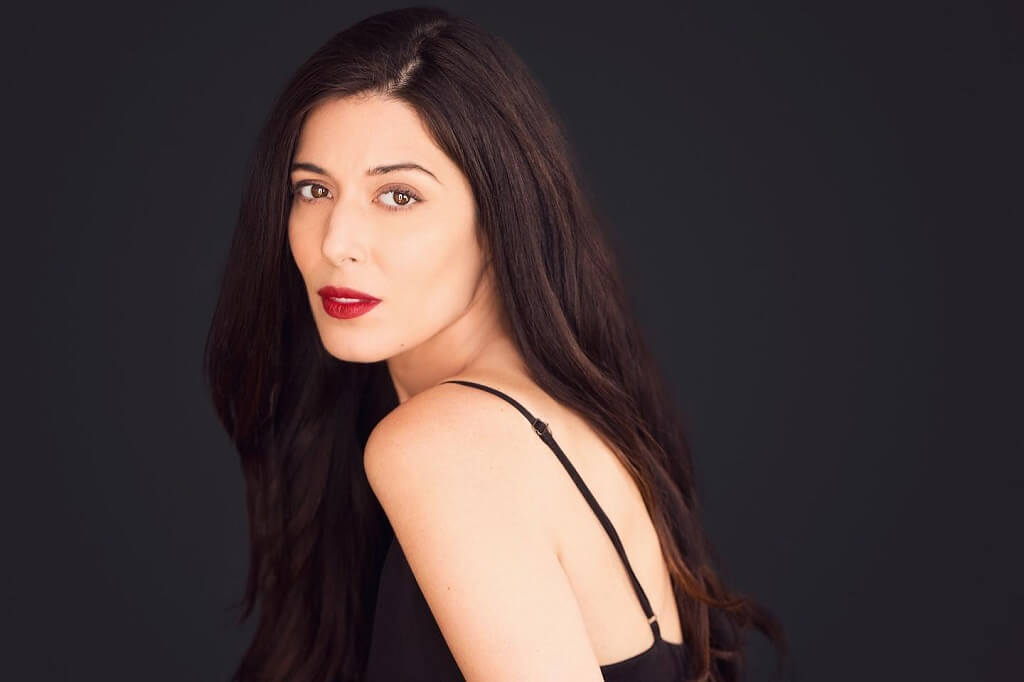 Isabel- Tabish-