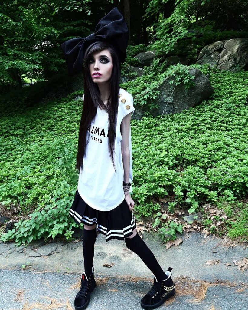 Eugenia Cooney Biografía, Wiki, Edad, Altura, Patrimonio, Pareja