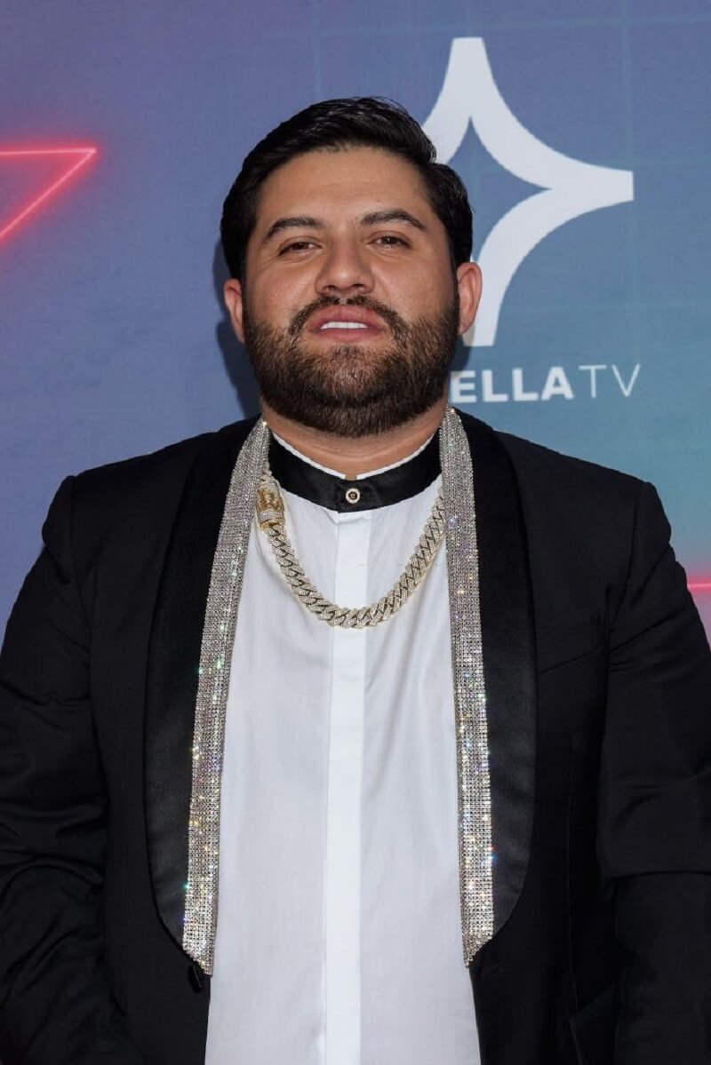 Luis R Conriquez-image