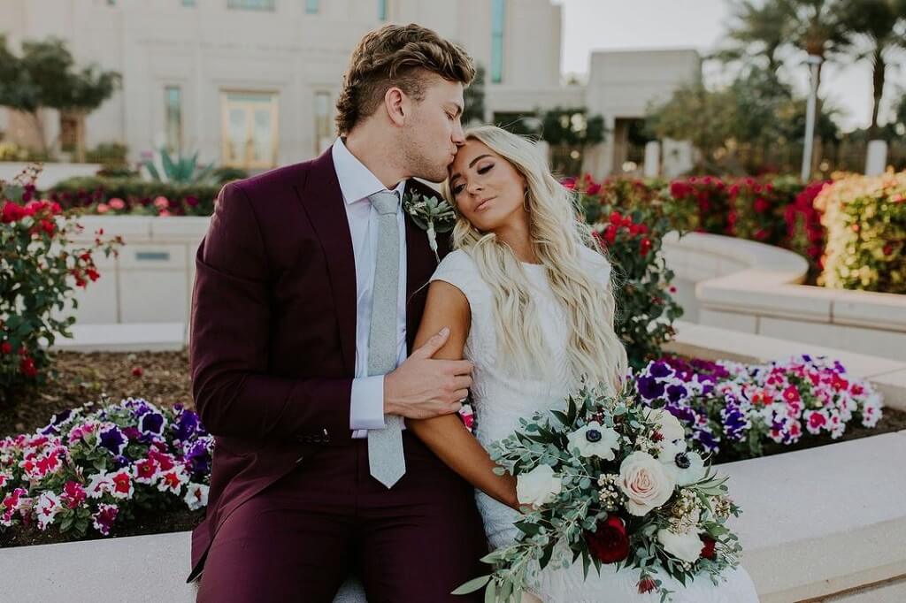 Imagen de matrimonio de novio de Mykayla Skinner
