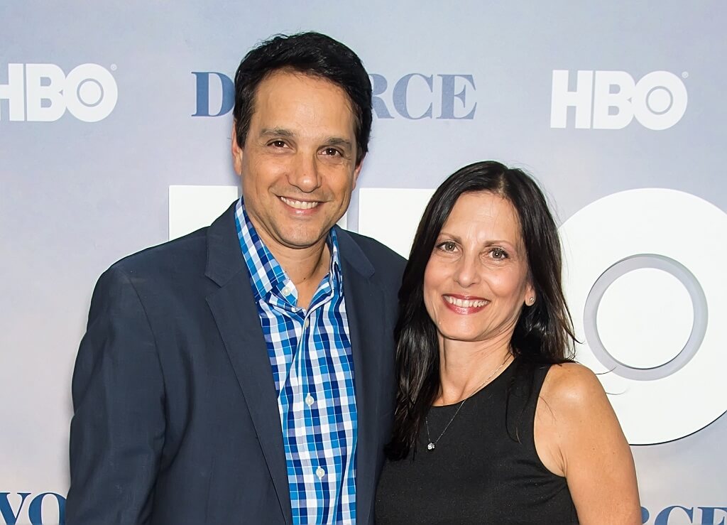 Imagen de Ralph Macchio con su esposa