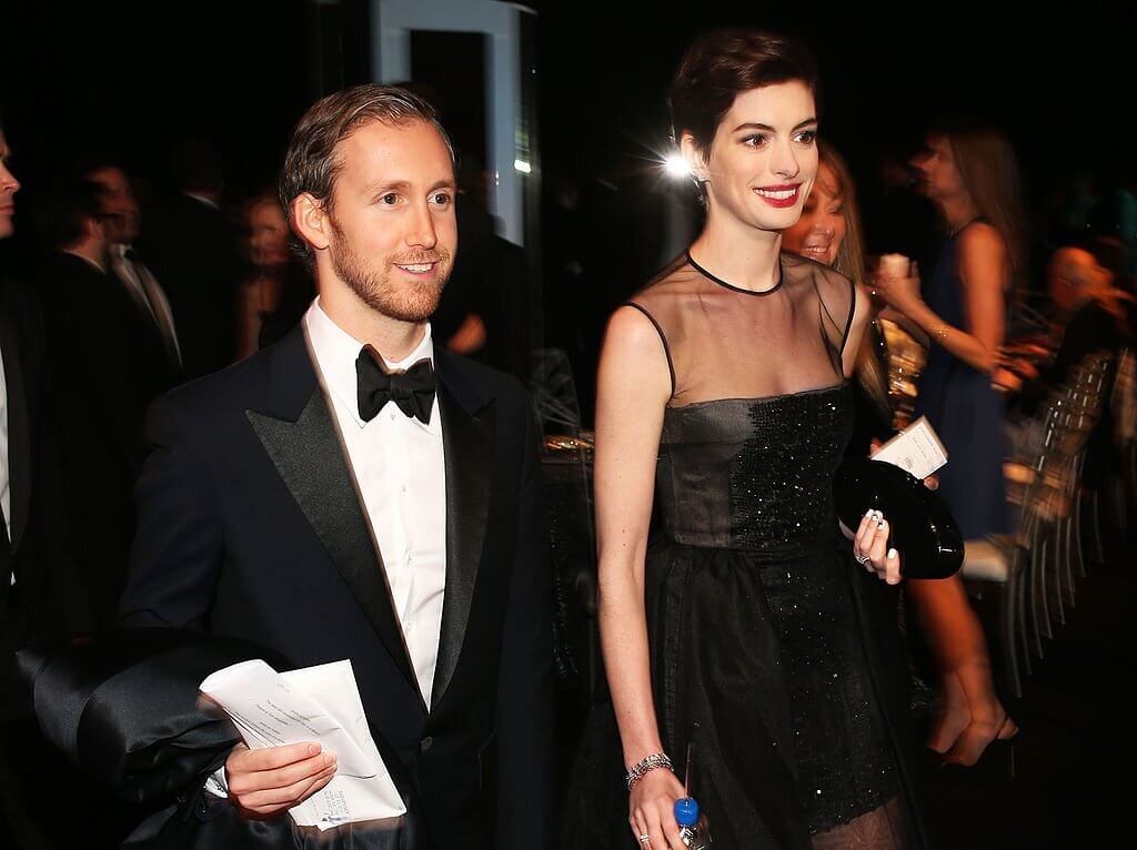 La actriz Anne Hathaway y Adam Shulman