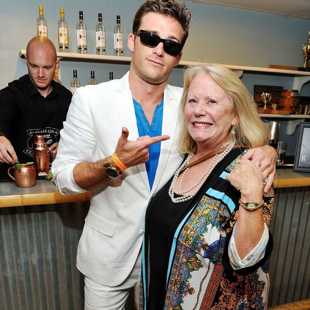 Imagen de Jacelyn Reeves y Scott Eastwood