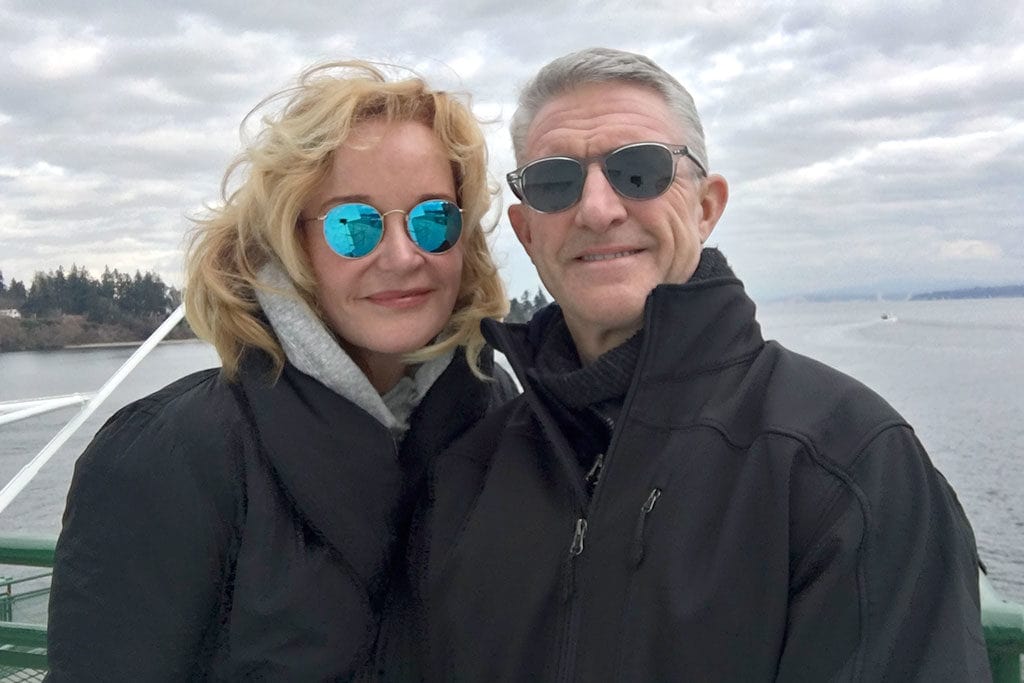 Imagen de Marylin Denis con su pareja
