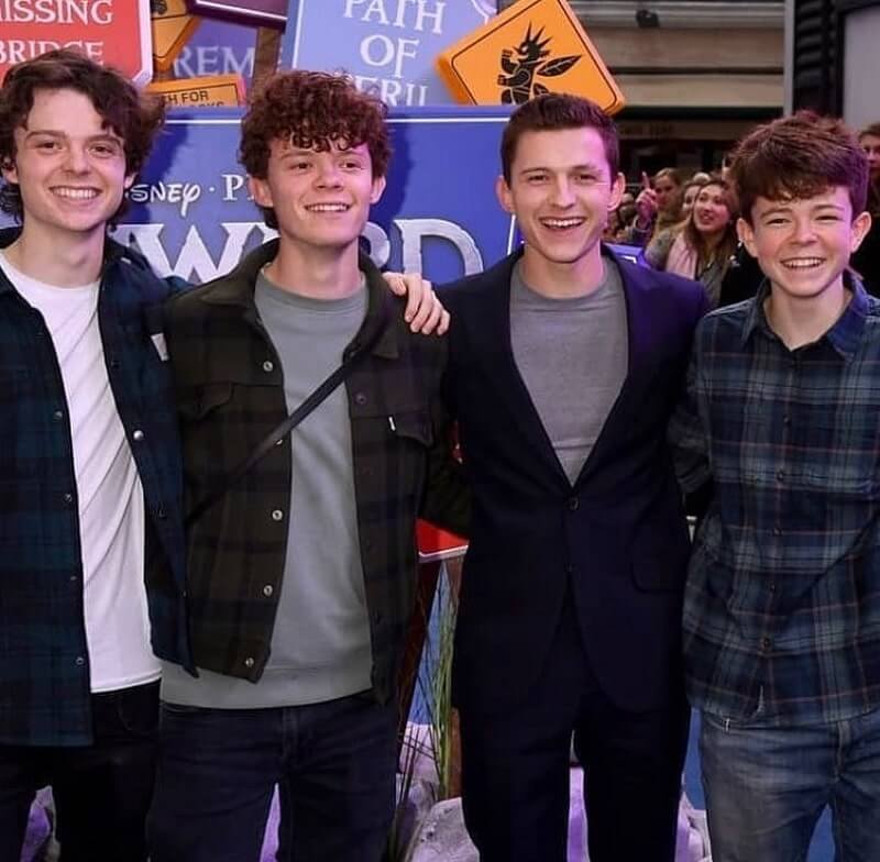 Paddy Holland y tres hermanos